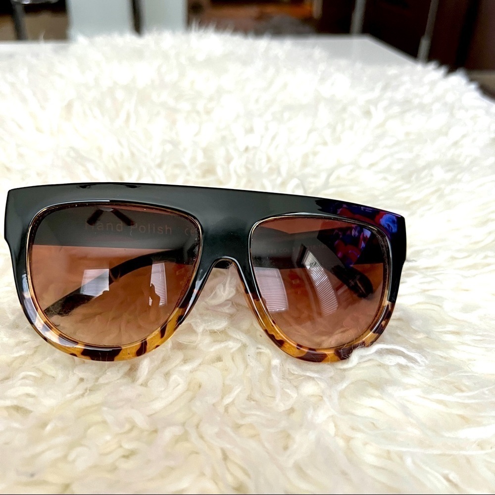 Hot 4 Summerπ₯ Cute Oversized Flirty & Chic Glossy Brown Sunnies!π πΆ ππ₯ - Picture 6 of 6